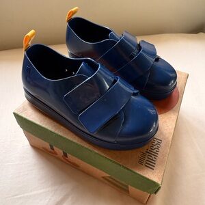 NEW Mini Melissa Gosnea Sneakers size 10